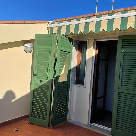 Confortevole Camera Matrimoniale A 500 Mt Dal Mare Marina Di Carrara Dış mekan fotoğraf
