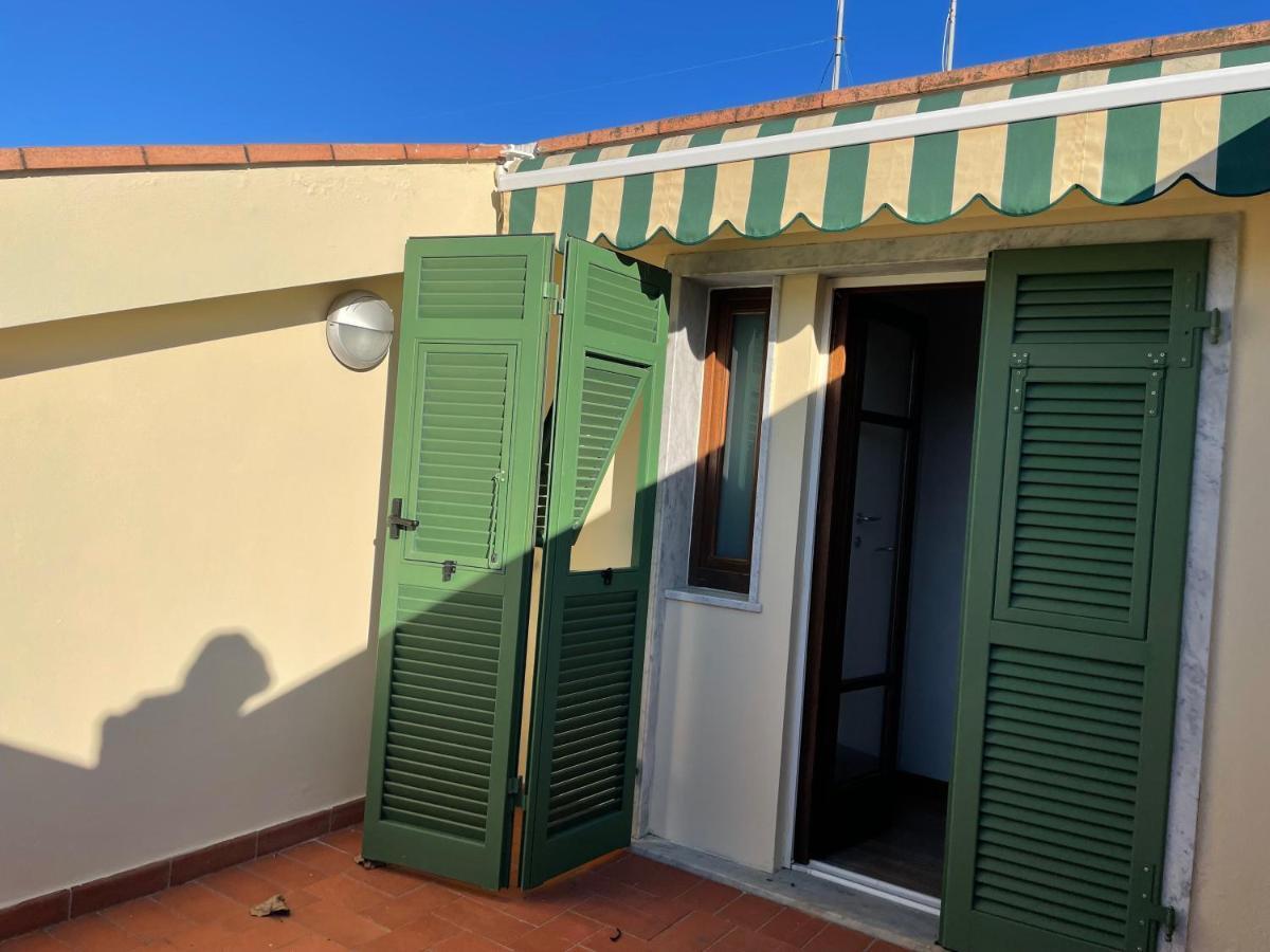 Confortevole Camera Matrimoniale A 500 Mt Dal Mare Marina Di Carrara Dış mekan fotoğraf