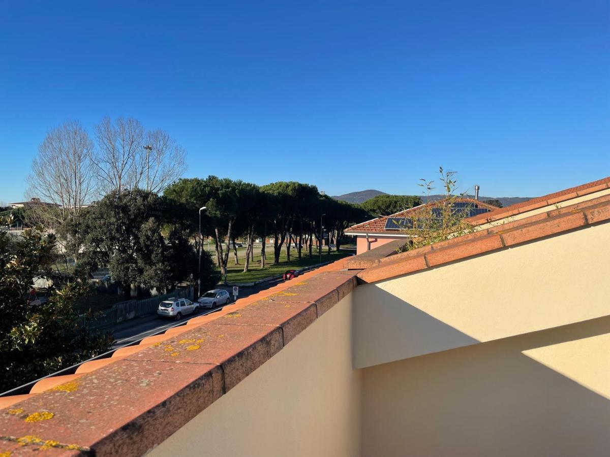 Confortevole Camera Matrimoniale A 500 Mt Dal Mare Marina Di Carrara Dış mekan fotoğraf